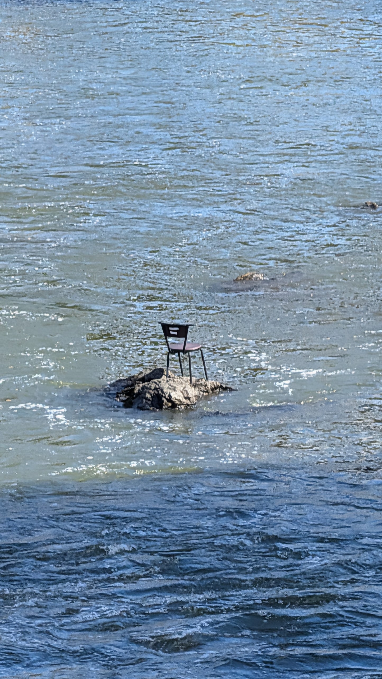 2026-10-15 Trouve la chaise dans la rivière Saint-François